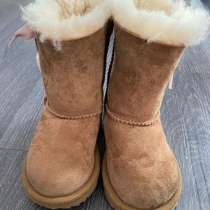 Girls UGG Boots with pink bow